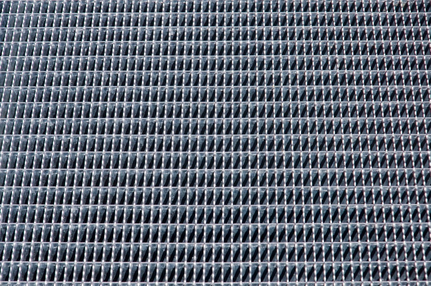 Can steel grating be painted?
